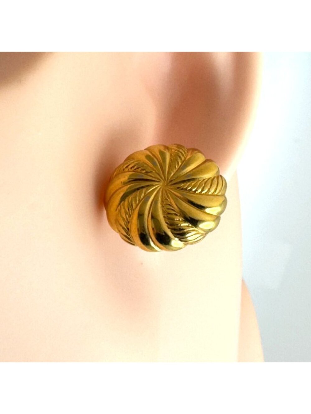 1970s Monet Gold-Tone Swirl Button Stud Earrings Classic Statement Pierced Vtg